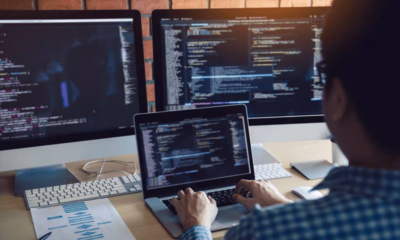 数据科学选型：R与Python如何赋能南郑县网站建设？